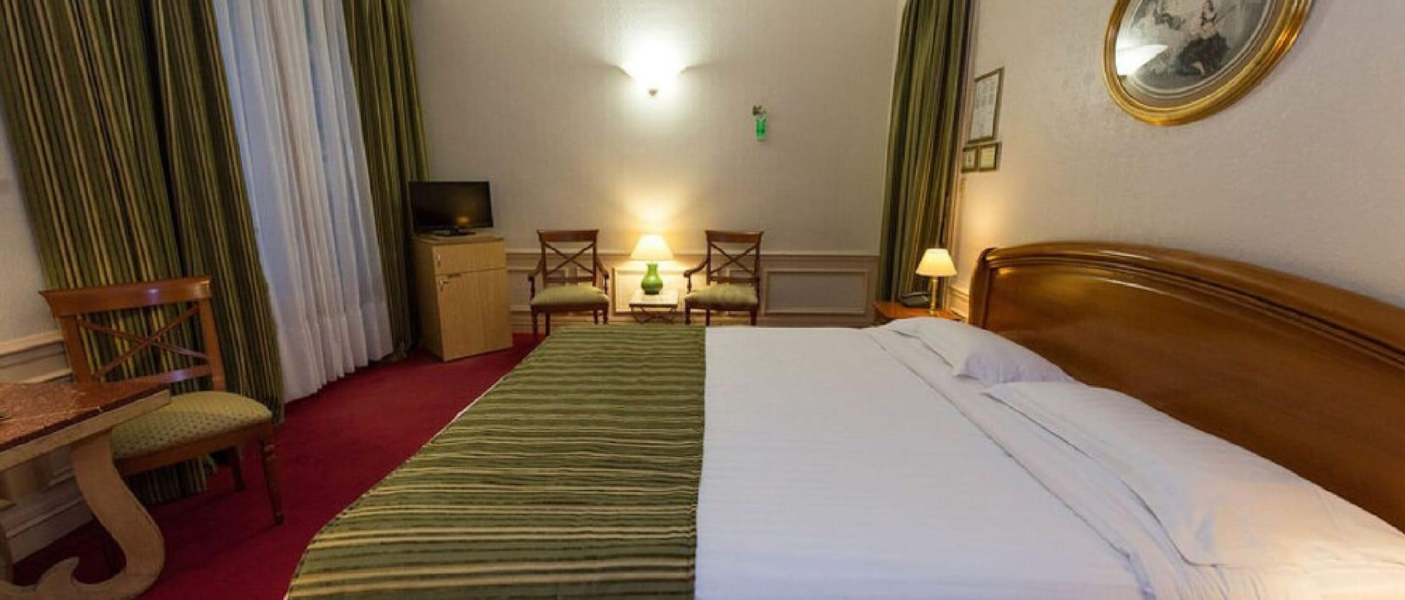 Hotel Langlois Paris Exterior photo