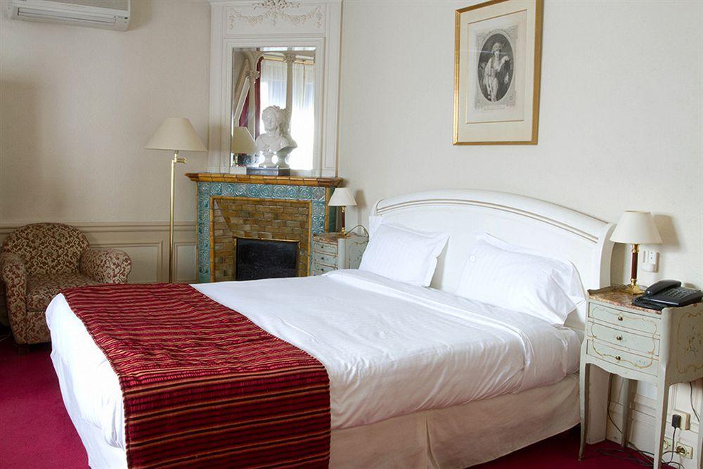 Hotel Langlois Paris Exterior photo