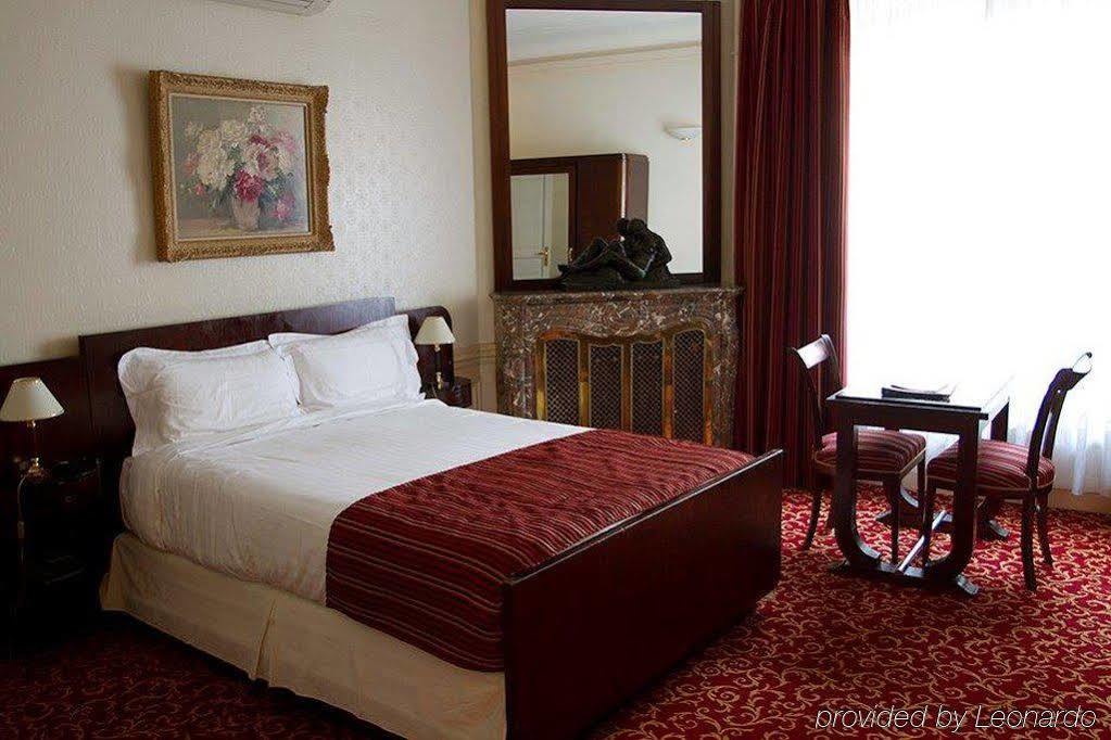 Hotel Langlois Paris Exterior photo