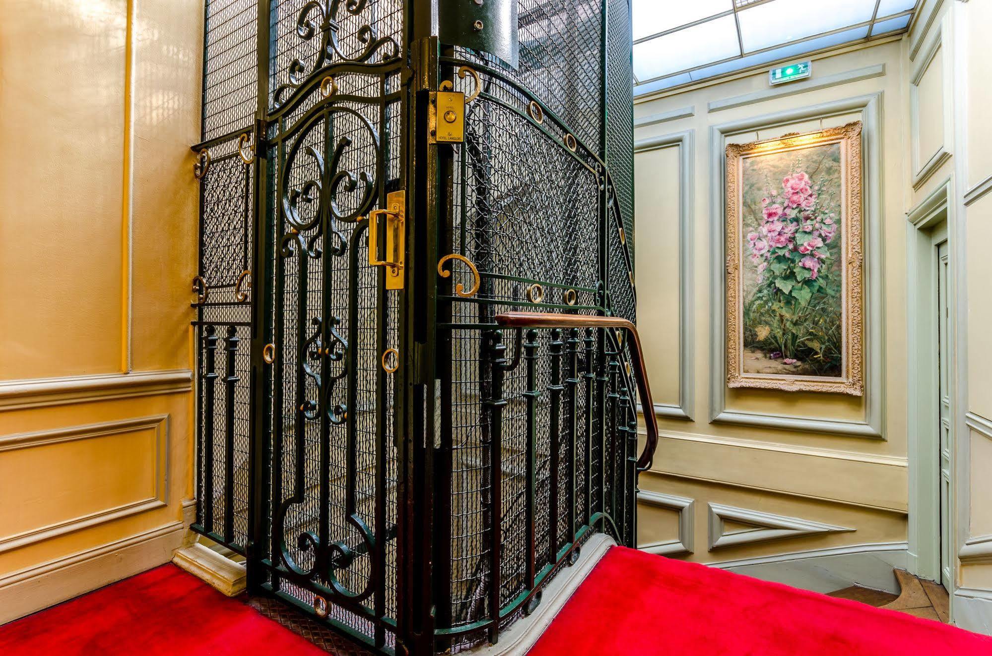 Hotel Langlois Paris Exterior photo