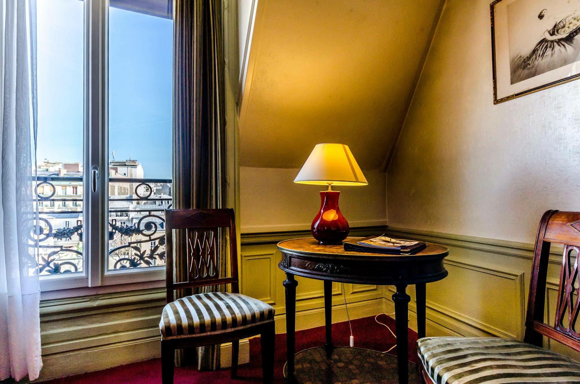 Hotel Langlois Paris Exterior photo